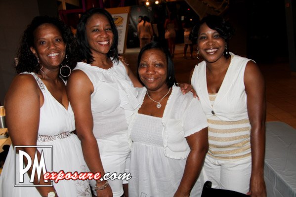 Untra White - Sarasota nightlife photo 1 of 29